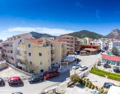 Apartamentos "Sol", Habitación Doble Estándar con Balcón №11,14, 21, 24,31,34, alojamiento privado en Budva, Montenegro - Vila kod Zlatibora067